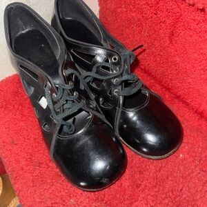 Retro  Leather Cut  Shoes